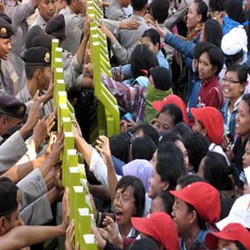 Tak Puas Hasil Perundingan, Buruh Kembali Turun ke Jalan